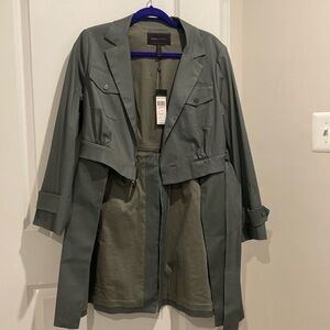 Bcbgmaxazria 2 in 1 green trench coat in size M. NWT.